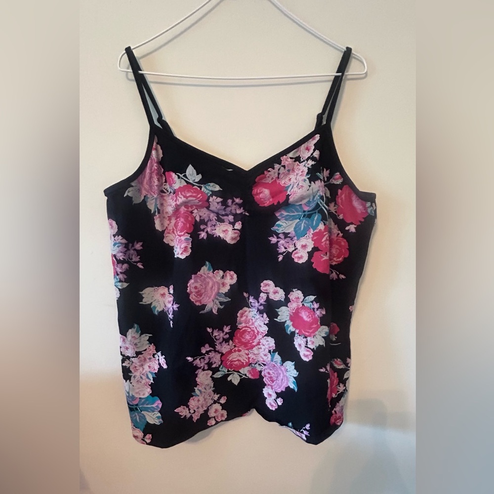 Torrid Size‎ 4 Adjustable Straps Black Floral Tank Top Blouse Cami